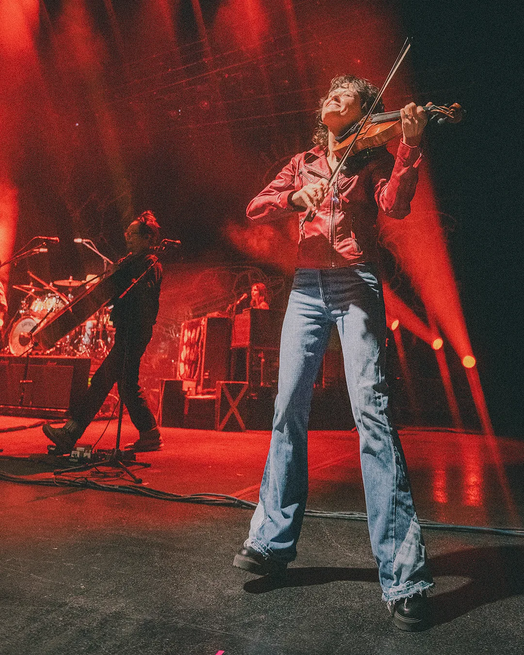 Avett Brothers violinist at St. Augustine Amphitheatre